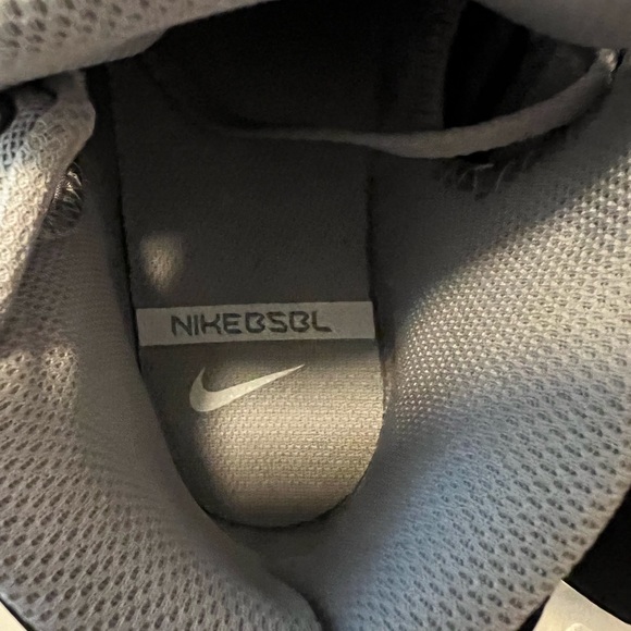 NWT Nike Huarache BSBL metal cleats size 8 - Picture 2 of 6